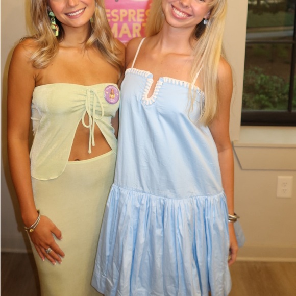 Liv Sweetheart Dress - Picture 4 of 4